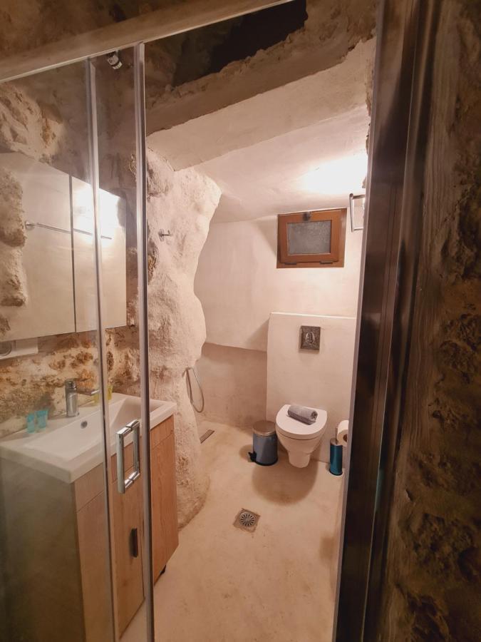Anassa Cave 11 Lodge
